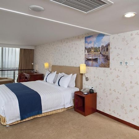 Holiday Inn Express Tianjin Dongli, An Ihg Hotel Екстер'єр фото