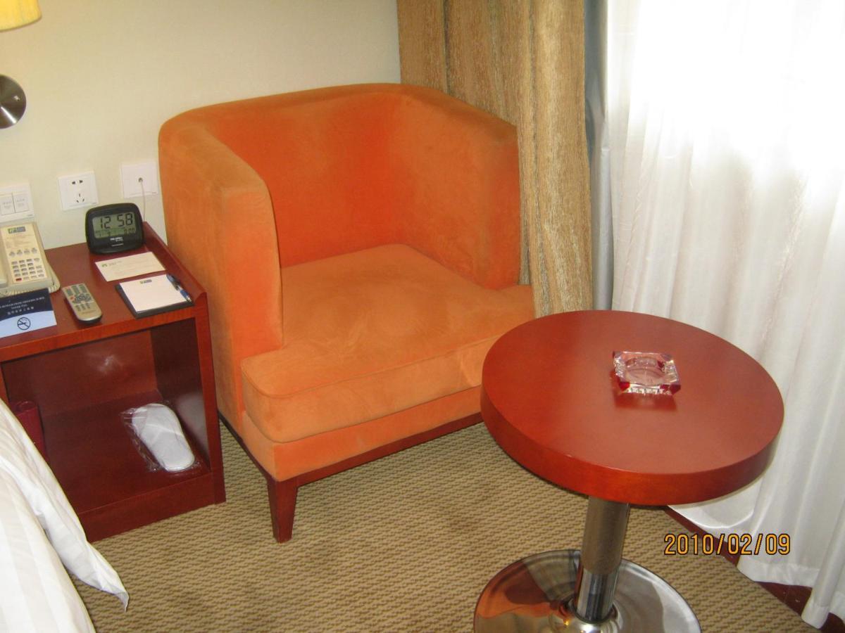 Holiday Inn Express Tianjin Dongli, An Ihg Hotel Екстер'єр фото